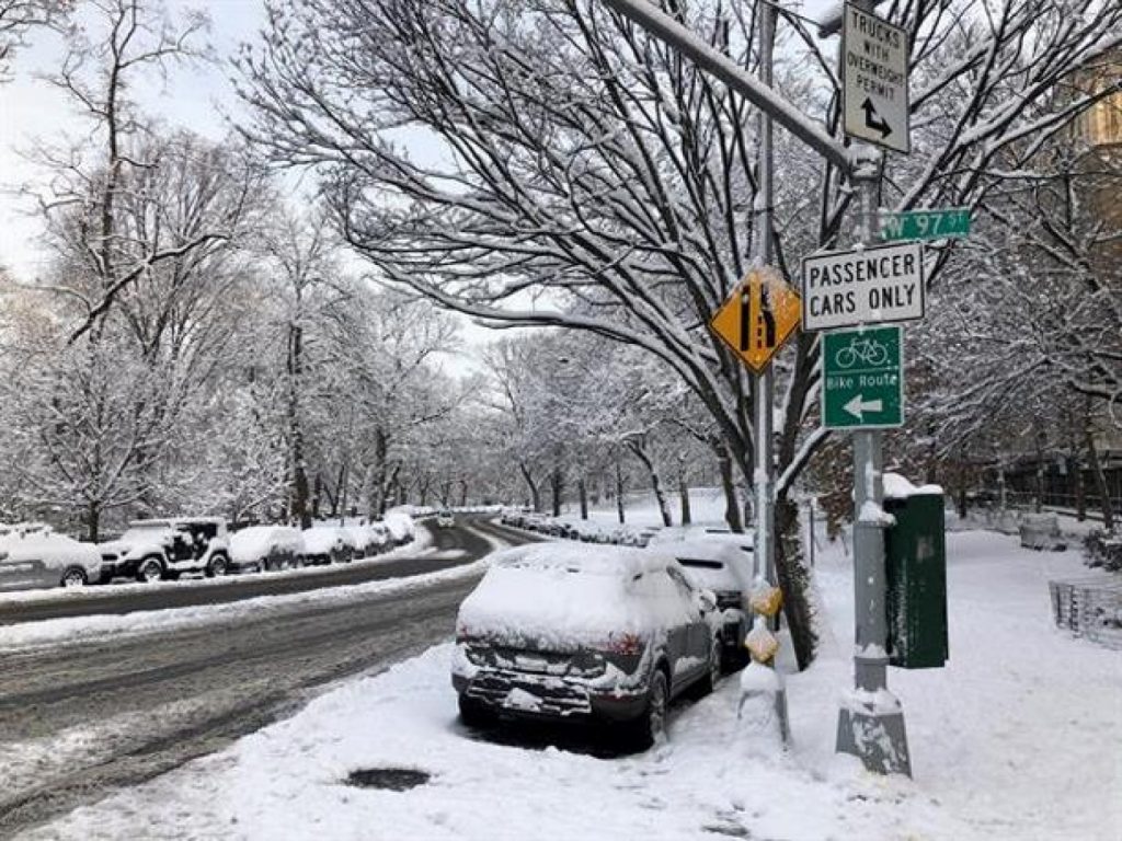 tmp_la-ciudad-de-nueva-york-amanece-cubierta-con-la-primera-nieve-del-ano.jpeg